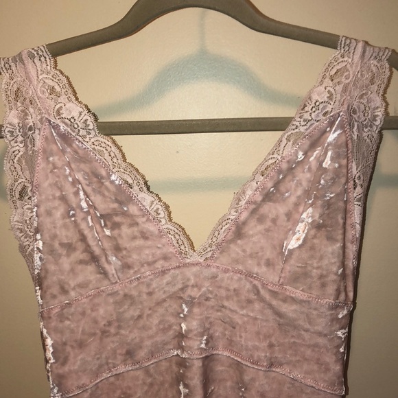 Free people mini velvet dress. No damage. - Picture 2 of 4